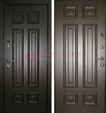 Темная металлическая дверь с МДФ ДМ-136 в квартиру в Пскове