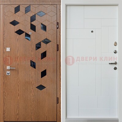 Коричневая металлическая дверь МДФ внутри белого цвета ДМ-256 в Белгороде