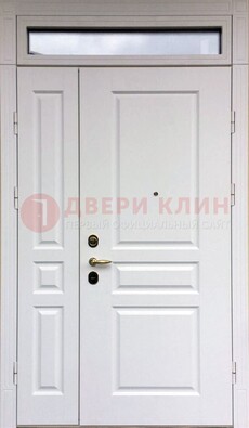 Белая двухстворчатая металлическая дверь со стеклом ДС-63 в Белгороде