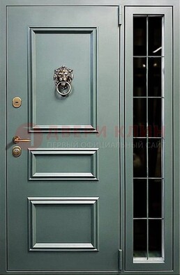 Зелёная металлическая дверь со стеклом ДС-65 в Белгороде