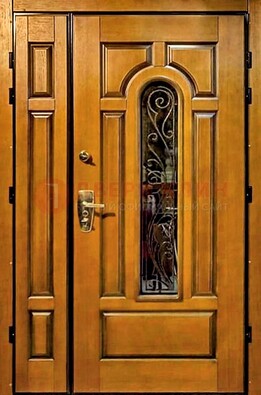 Распашная металлическая дверь со стеклом и ковкой для дома ДСК-152 в Белгороде
