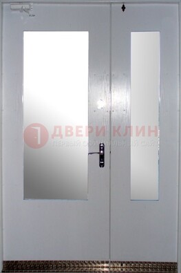 Белая  тамбурная дверь со стеклянными вставками ДТМ-18 в Белгороде
