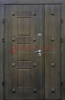 Железная двухстворчатая филенчатая дверь с виноритом ДВТ-143 в Белгороде