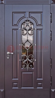 Темная уличная дверь с виноритом и стеклом с ковкой ДВТ-164 в Белгороде