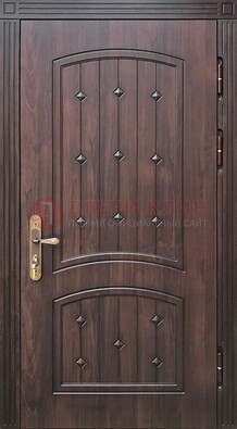 Коричневая уличная дверь с виноритом для дома ДВТ-235 в Белгороде