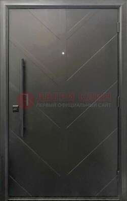 Современная металлическая дверь с виноритом ДВТ-255 в Серпухове