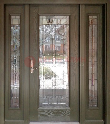 Коричневая стальная дверь с массивом дуба с витражом ВЖ-16 в Белгороде