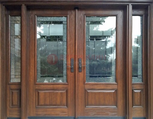 Распашная стальная дверь с массивом с витражом и фрамугами ВЖ-21 в Белгороде